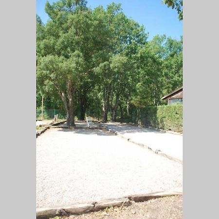 Mazet Dans Residence Avec Piscine Bagnols-en-Foret Luaran gambar