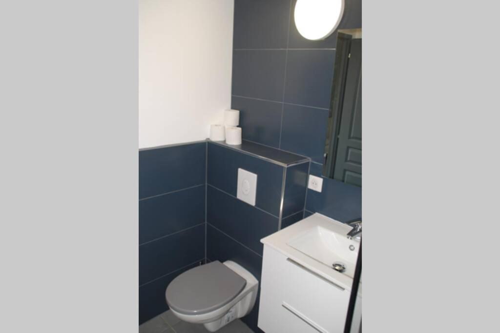 Mazet Dans Residence Avec Piscine Bagnols-en-Foret Luaran gambar