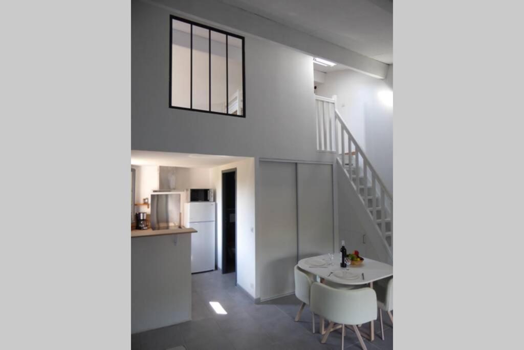 Mazet Dans Residence Avec Piscine Bagnols-en-Foret Luaran gambar