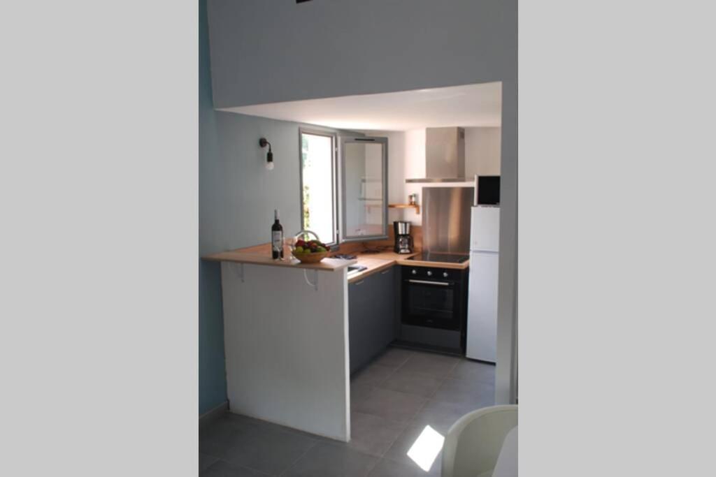 Mazet Dans Residence Avec Piscine Bagnols-en-Foret Luaran gambar