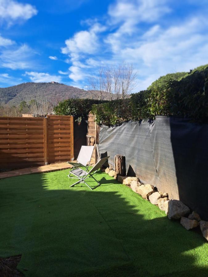 Mazet Dans Residence Avec Piscine Bagnols-en-Foret Luaran gambar